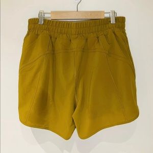 Lululemon track that short Midrise 5” lined